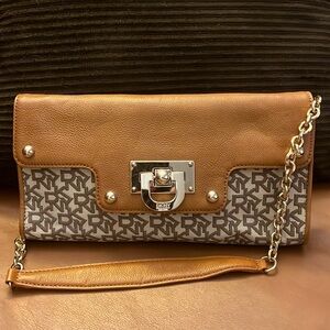 DKNY Donna Karan New York Tan Logo Shoulderbag/Clutch NWOT